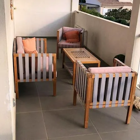 Spacieux A Avec Terrasse