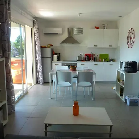 Spacieux A Avec Terrasse *